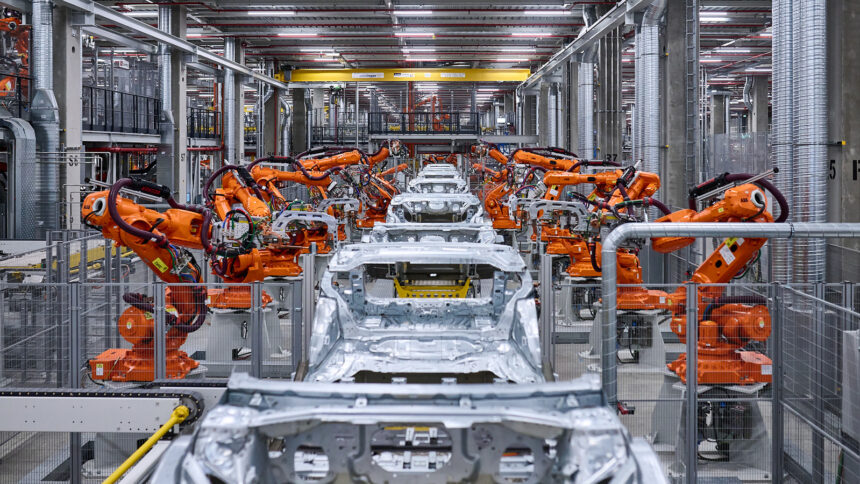 Ρομποτικοί βραχίονες στο εργοστάσιο BMW του Μονάχου