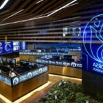 Η αίθουσα συναλλαγών του Borsa Istanbul με το λογότυπο του χρηματιστηρίου.