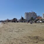 Κτίρια στο παραλιακό μέτωπο της Λάρνακας