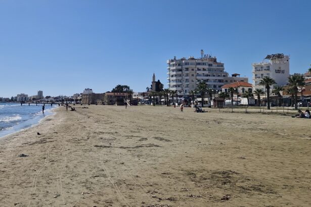 Κτίρια στο παραλιακό μέτωπο της Λάρνακας