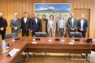 Μέλη κοινοβουλευτικών επιτροπών με την επίτροπο Γέσικα Ρόσβαλ στη Βουλή των Αντιπροσώπων, 5/2/2026
