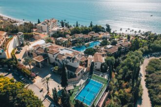 Πανοραμική άποψη του Columbia Beach Resort στον κόλπο Πισσουρίου