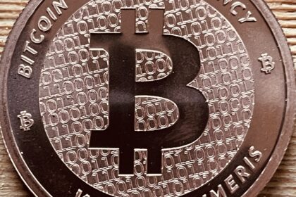 Αναμνηστικό νόμισμα με το σύμβολο του Bitcoin