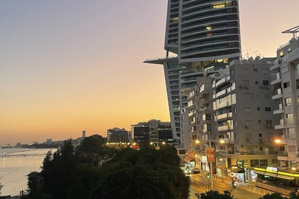 Παραλιακό μέτωπο και κτίρια κατοικιών στη Λεμεσό, 23 Σεπτεμβρίου 2025