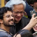 Ο Jensen Huang με φοιτητές στο Stanford