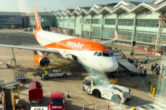 Αεροσκάφος easyJet στο αεροδρόμιο του Μπέρμιγχαμ