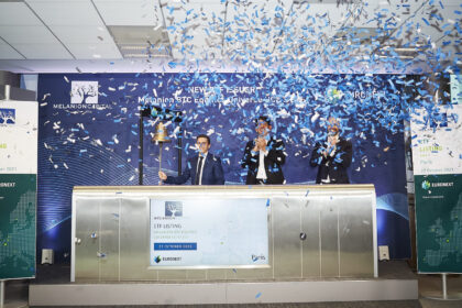 Στελέχη σε εκδήλωση στο Euronext Paris
