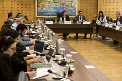 Η Κοινοβουλευτική Επιτροπή Οικονομικών και Προϋπολογισμού σε συνάντηση με τον Πιοτρ Σεράφιν
