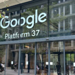 Η είσοδος της Google στο Platform 37 του Λονδίνου