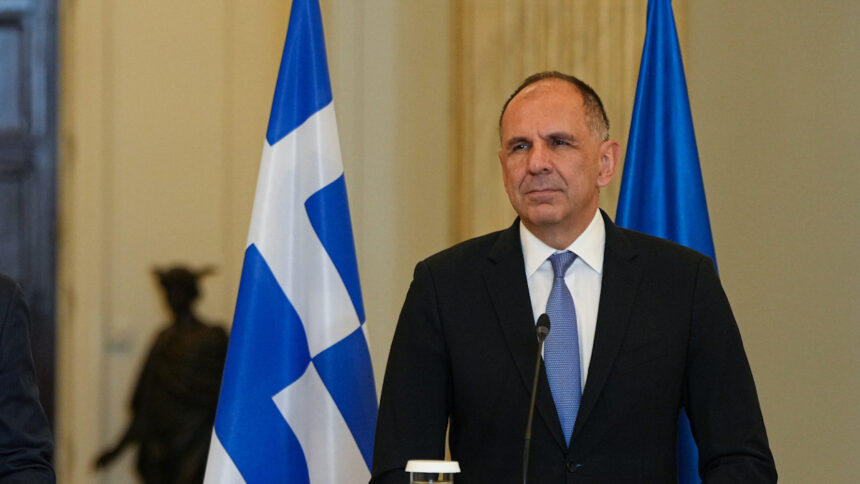 Ο Γιώργος Γεραπετρίτης σε επίσημη συνέντευξη Τύπου στην Αθήνα