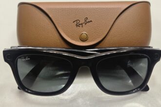 Έξυπνα γυαλιά Ray-Ban Meta πρώτης γενιάς με κάμερα και θήκη φόρτισης