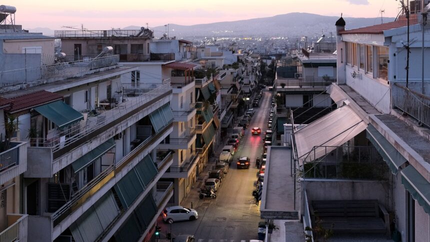 Κατοικίες και πολυκατοικίες στο Θησείο της Αθήνας
