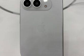 Το πίσω μέρος βασικού iPhone Duo