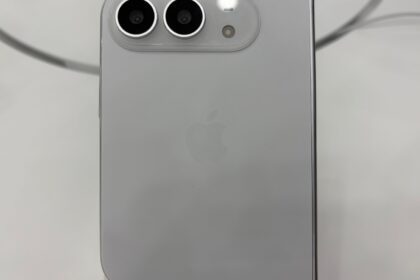 Το πίσω μέρος βασικού iPhone Duo