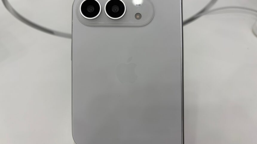 Το πίσω μέρος βασικού iPhone Duo