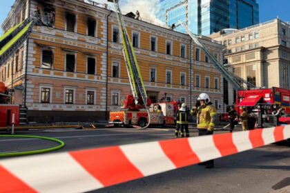Ζημιές στο κτίριο της Εθνικής Ακαδημίας Επιστημών στο Κίεβο μετά την επίθεση της 28ης Σεπτεμβρίου