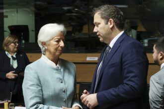 Η Κριστίν Λαγκάρντ συνομιλεί με τον Λαρς Κλίνγκμπαϊλ στο ECOFIN στις 9 Οκτωβρίου 2026