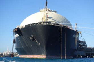 Πλοίο LNG στο λιμάνι Marsaxlokk της Μάλτας