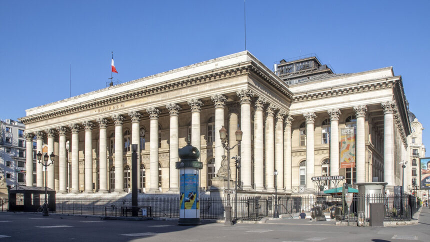 Το Palais Brongniart, ιστορική έδρα του Χρηματιστηρίου του Παρισιού. Φωτογραφία αρχείου.