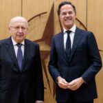 Ο Άντριους Κουμπίλιους και ο Μαρκ Ρούτε στο αρχηγείο του ΝΑΤΟ στις 28 Οκτωβρίου 2026
