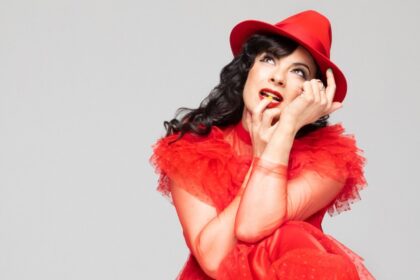 Η Camille O’Sullivan στο επίσημο φωτογραφικό υλικό για το Loveletter