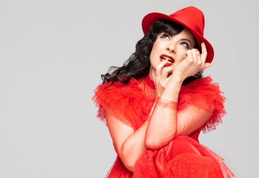 Η Camille O’Sullivan στο επίσημο φωτογραφικό υλικό για το Loveletter