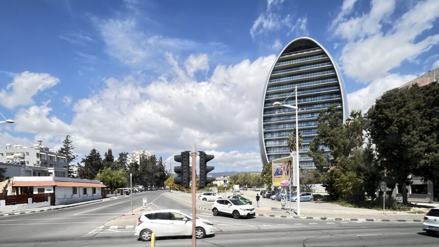 Το κτίριο γραφείων The Oval στη Λεμεσό