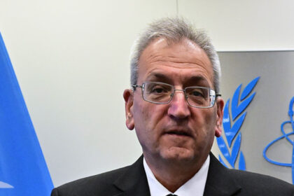 Πορτρέτο του υπουργού Εργασίας Μαρίνου Μουσιούττα