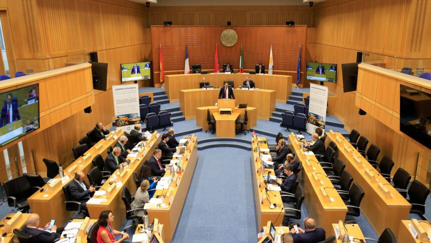Η αίθουσα της Βουλής των Αντιπροσώπων στη Λευκωσία