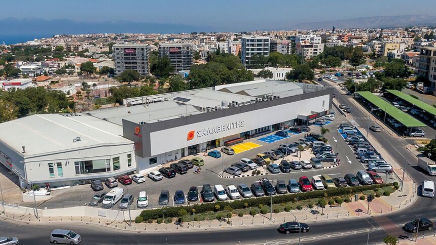 Κατάστημα Σκλαβενίτης στην Πάφο