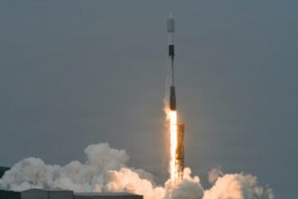 Εκτόξευση της αποστολής Starlink 17-40 από το Vandenberg της Καλιφόρνιας, 28 Ιουνίου 2026. Φωτογραφία αρχείου του δικτύου, όχι από την Ουκρανία.