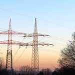 Γραμμές μεταφοράς ηλεκτρισμού υψηλής τάσης στο Ντόρτμουντ της Γερμανίας