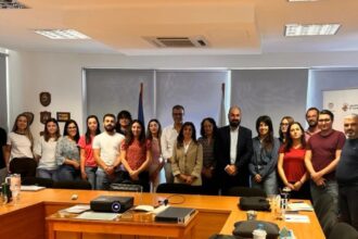 Στελέχη και εκπαιδευτές του προγράμματος κρυπτοπεριουσιακών στοιχείων της ΜΟΚΑΣ και του Πανεπιστημίου Λευκωσίας