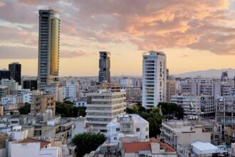 Το κτήριο 360 της Cyfield στον ορίζοντα της Λευκωσίας