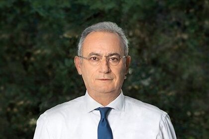 Ο Αβέρωφ Νεοφύτου