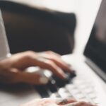 Πληκτρολόγηση σε υπολογιστή